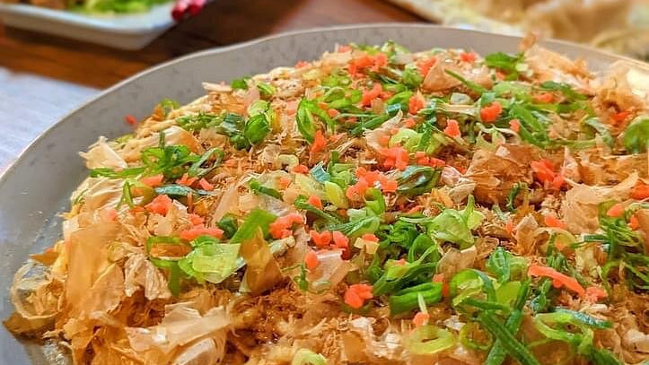 Sushi and sashimi at Izakaya Japanese Restaurant in Dumaguete City, offering authentic Japanese dining.